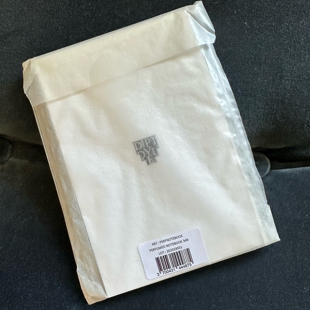 Limited Edition Diptyque Scented Notebook and Dust Bag - Picture 3 of 4